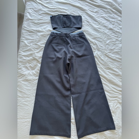 Top & Wide-Leg Pants Set Size-M but ran 1 size smaller and feels like S - Picture 4 of 12
